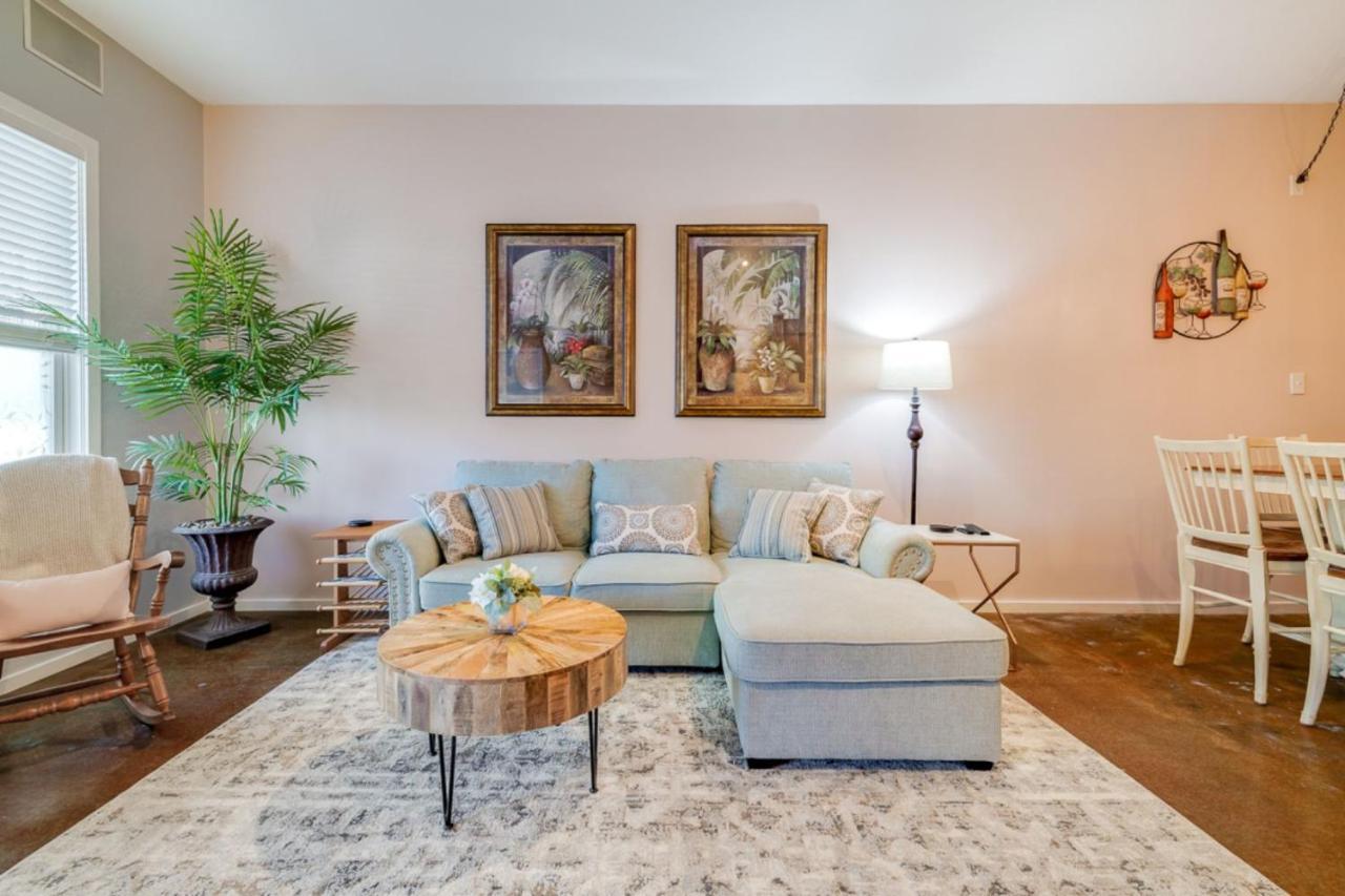 Southern Charmer-Historic District Downtown-Front Porch-Walk Score 90!!-Private Parking-1 Minute To Forsyth Park Savannah Exterior photo