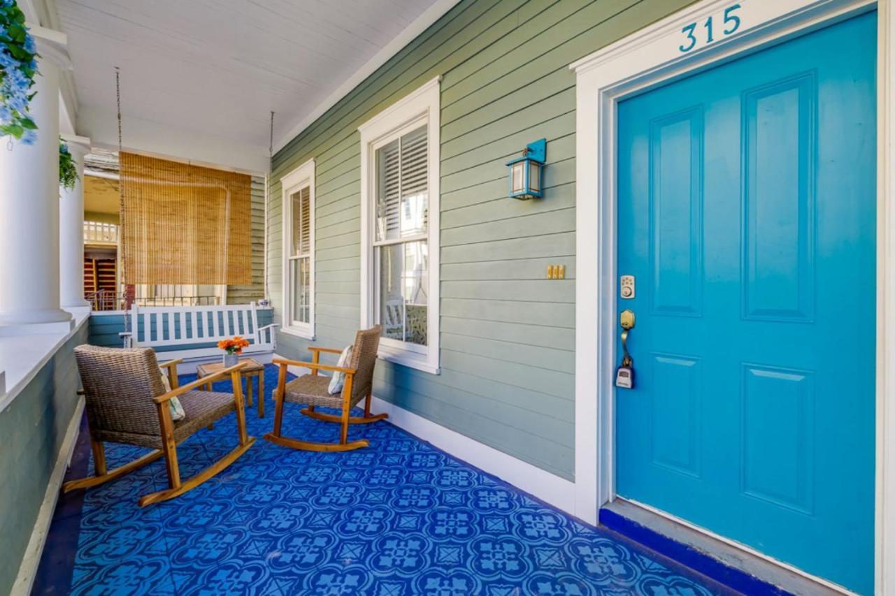 Southern Charmer-Historic District Downtown-Front Porch-Walk Score 90!!-Private Parking-1 Minute To Forsyth Park Savannah Exterior photo