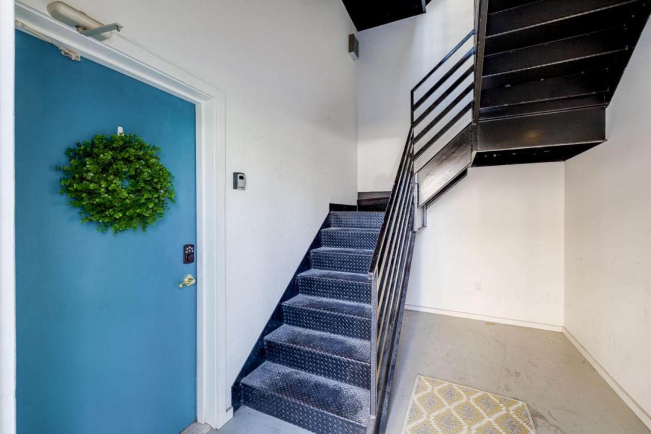 Southern Charmer-Historic District Downtown-Front Porch-Walk Score 90!!-Private Parking-1 Minute To Forsyth Park Savannah Exterior photo