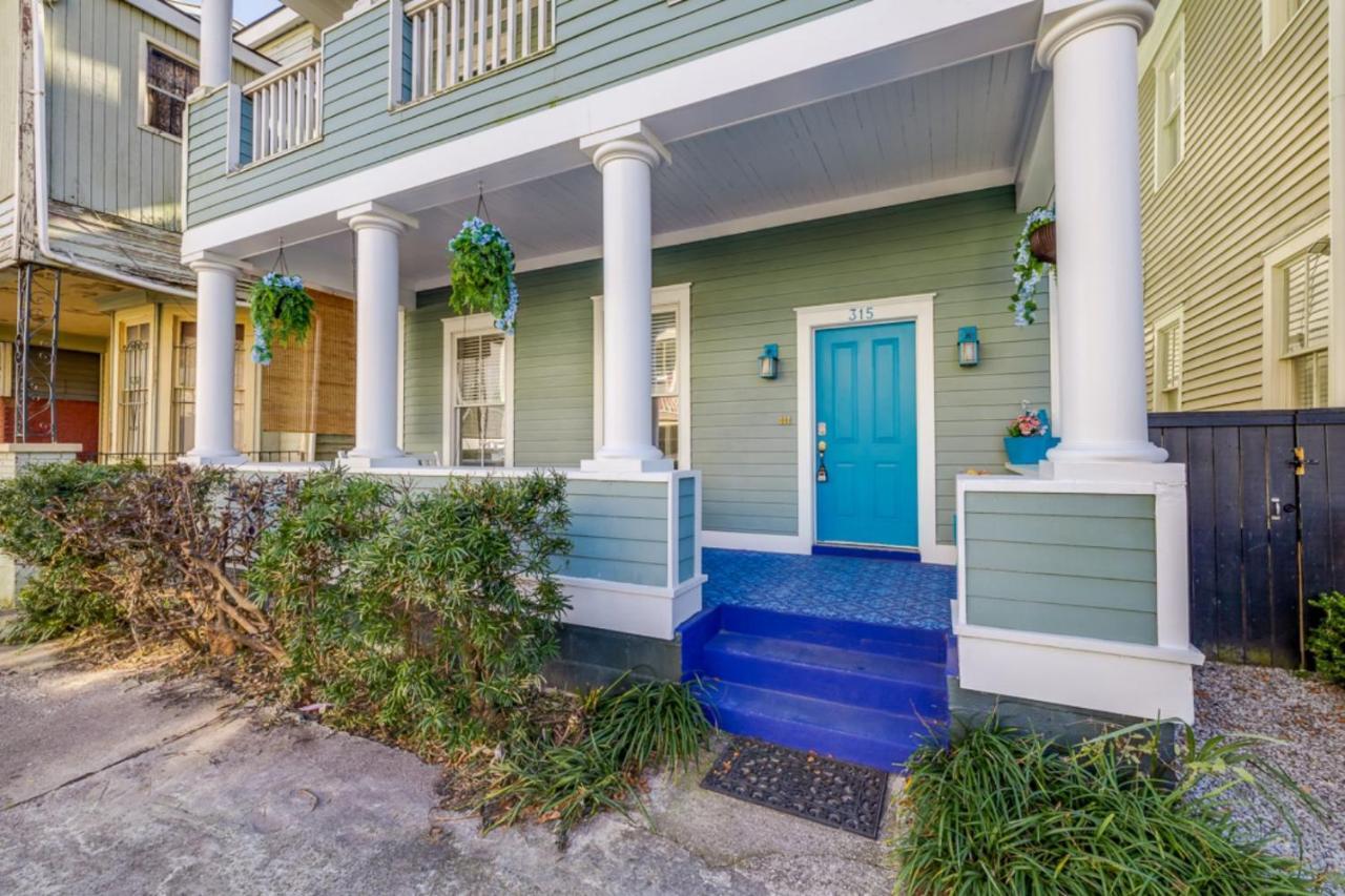 Southern Charmer-Historic District Downtown-Front Porch-Walk Score 90!!-Private Parking-1 Minute To Forsyth Park Savannah Exterior photo